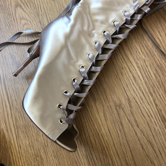 GIANVITO ROSSI Authentic 
Beige satin over-theknee - Picture 5 of 8